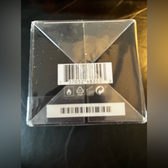 Hugo Boss Deep Red Perfume - Picture 6 of 7